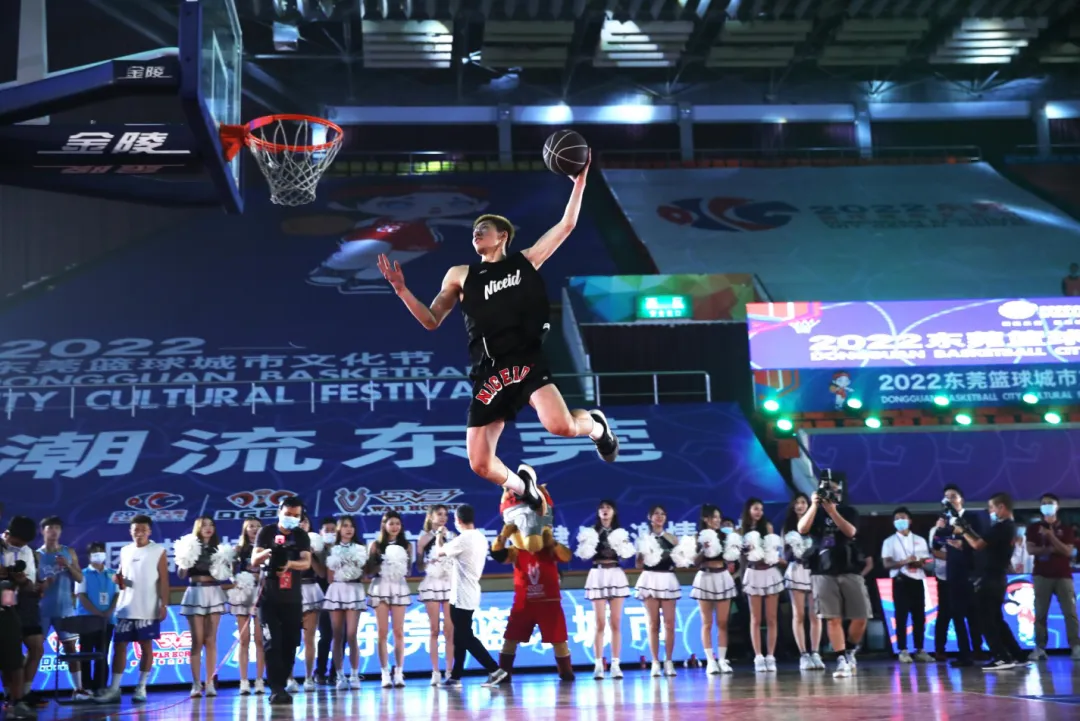 包含特色篮球文化元素融入城市公共空间，提升城市文化品位的词条