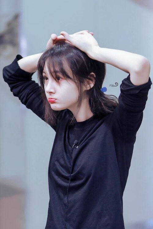 科尔切斯特联客场击败斯旺西市，球队获得主场首胜，士气大振，科尔切斯特位置