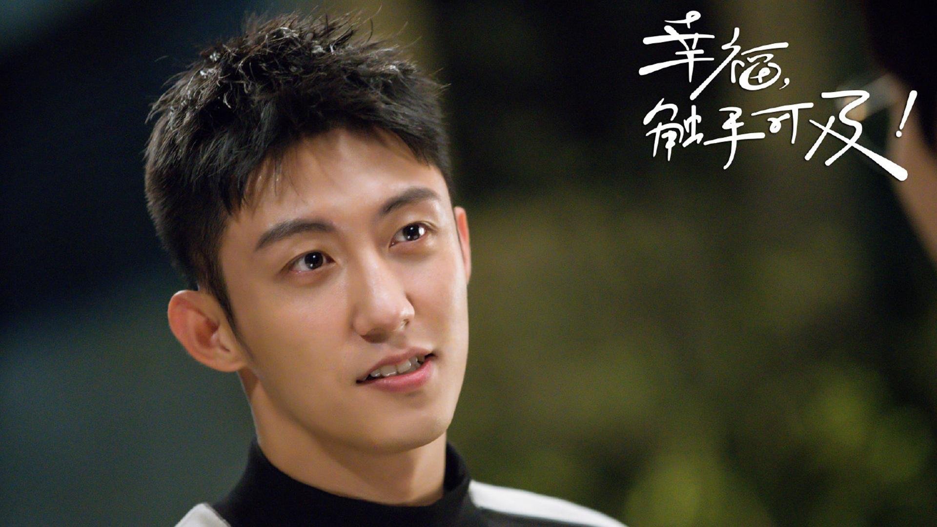 国足边路压制效果与控场关联，足球边路进攻视频