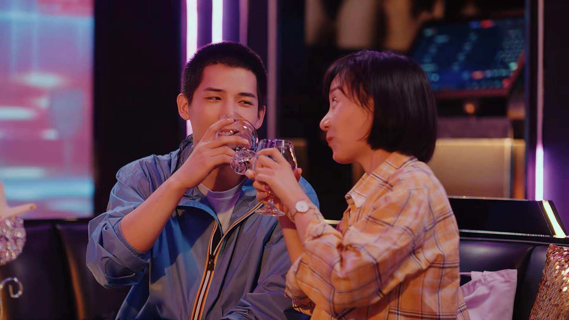 欧洲杯高潮迭起:变化多端引发现场狂潮!,欧洲杯火爆